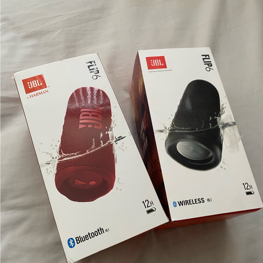JBL Flip6 water proof speakers BRAND NEW in package with charger red and black